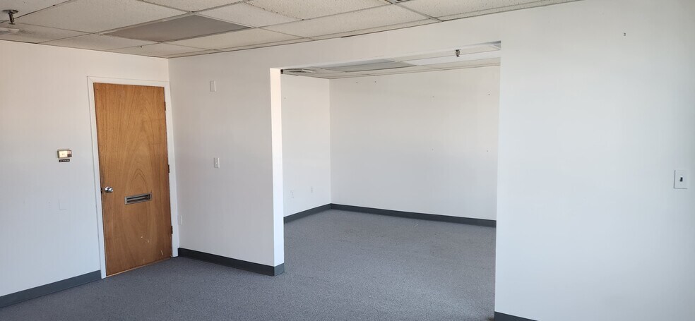 More Photos Of 13 Arcadia Rd, Old Greenwich Storefront For Lease