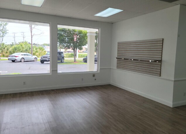 More Photos Of 16050 S Tamiami Trl, Fort Myers Storefront Retail Office For Lease