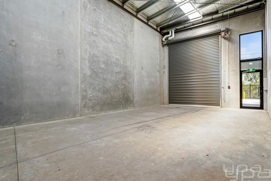 More Photos Of 33 Concorde Cres, Werribee Warehouse For Lease