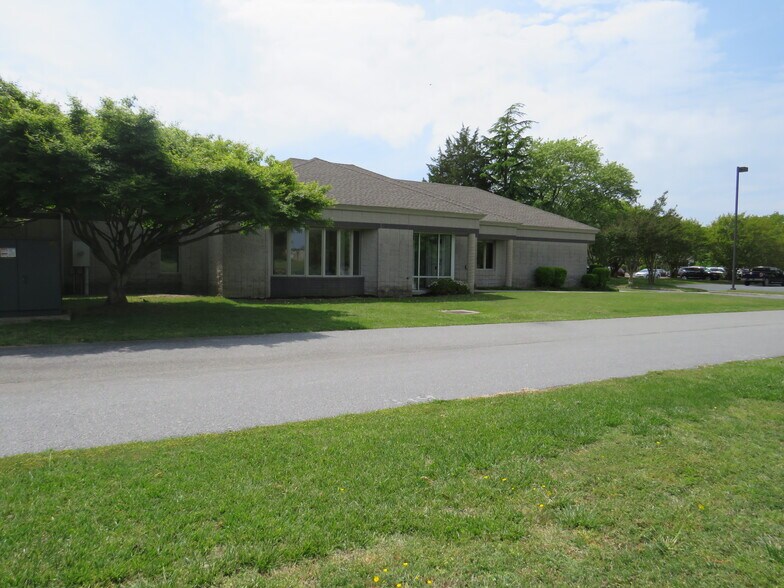 More Photos Of 9506 Hospital Ave, Nassawadox Medical For Sale
