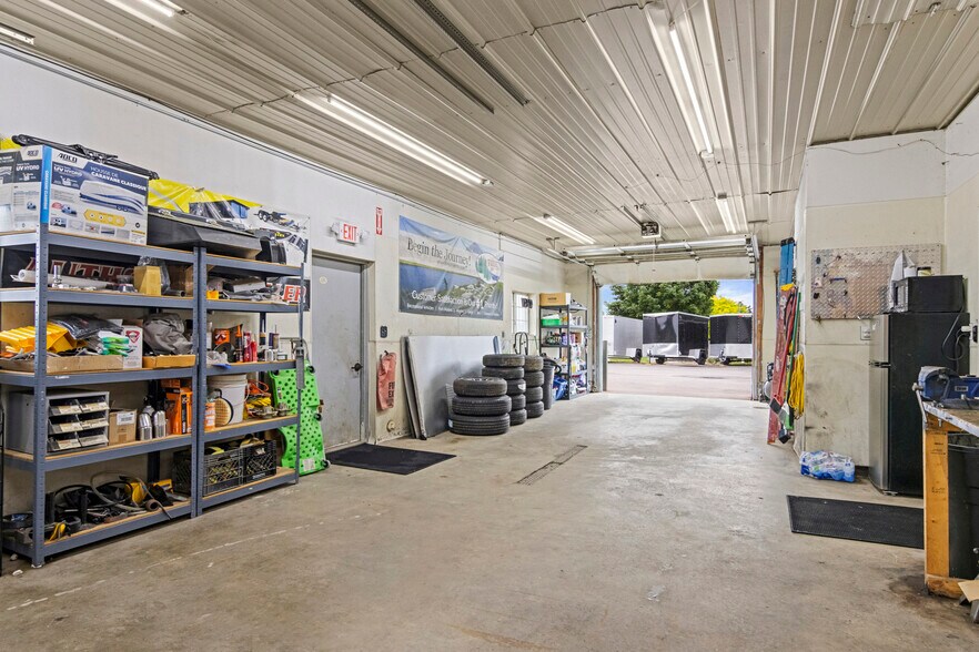 More Photos Of 981 Blue Star Dr, Traverse City Auto Repair For Sale