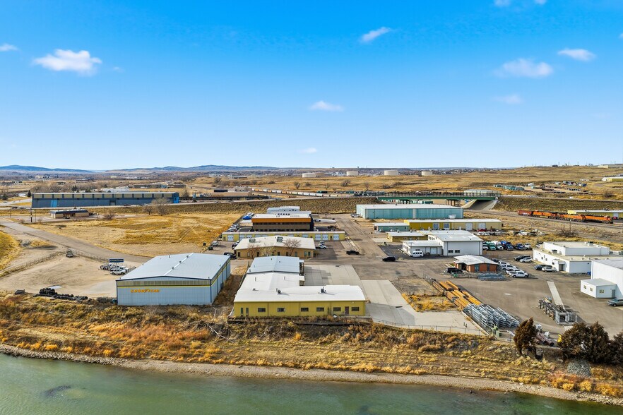 More Photos Of 195 Pronghorn St, Casper Office For Sale