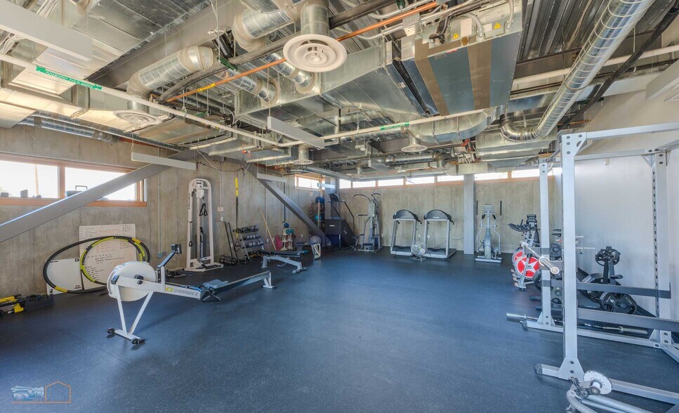 More Photos Of 101 S Taylor Ave, Louisville Warehouse For Lease