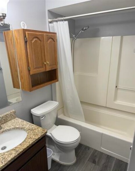 More Photos Of 2843 High Point Dr, Davenport Apartments For Lease