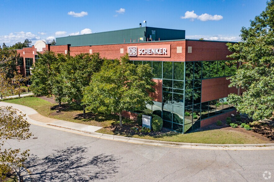 More Photos Of 1305 Executive Blvd, Chesapeake Office For Lease
