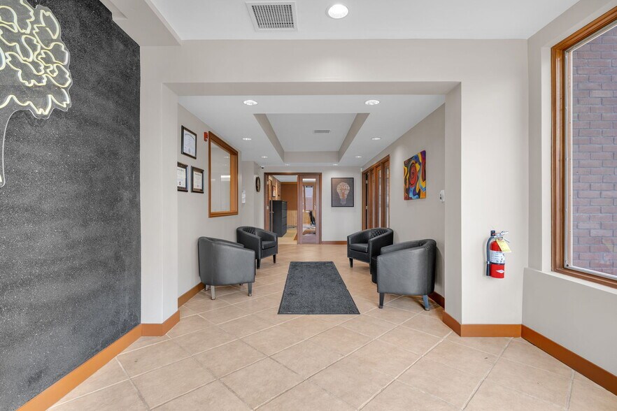 More Photos Of 10455-10499 N College Ave, Carmel Office For Sale