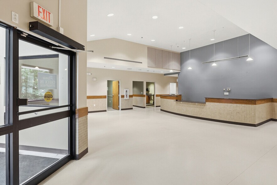 More Photos Of 180 Bear Hill Rd, Waltham Research And Development For Sale