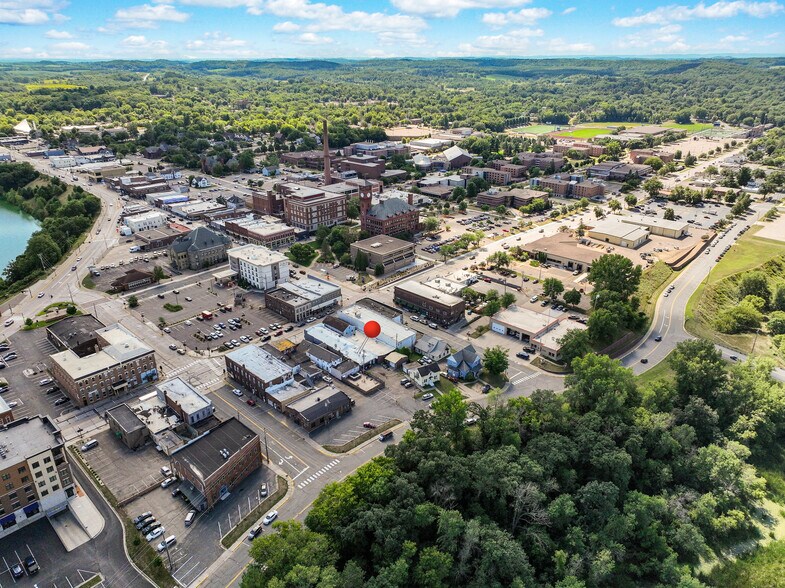 More Photos Of 631 S Broadway St, Menomonie Bar For Sale