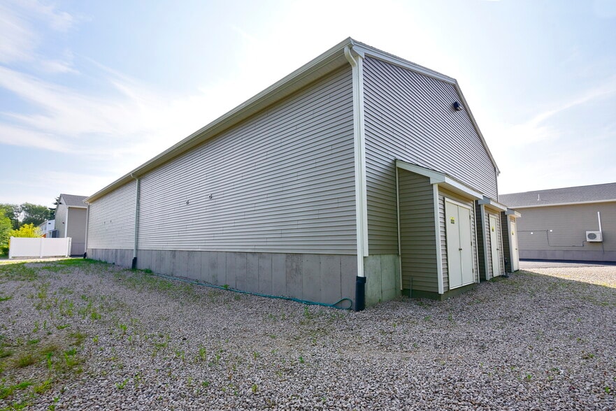 More Photos Of 597 South County Trl, Exeter Flex For Sale