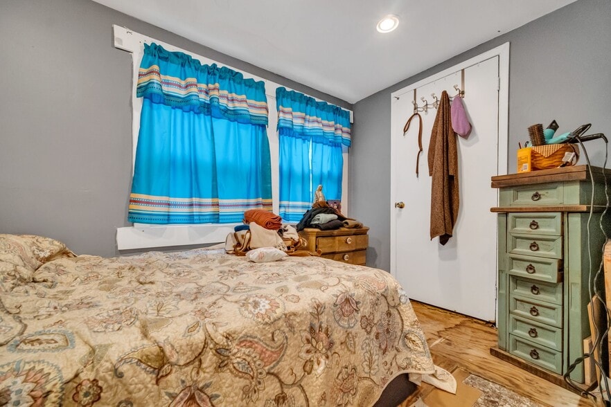 More Photos Of 1386 Cranford Ave, Lakewood Storefront Retail Residential For Sale