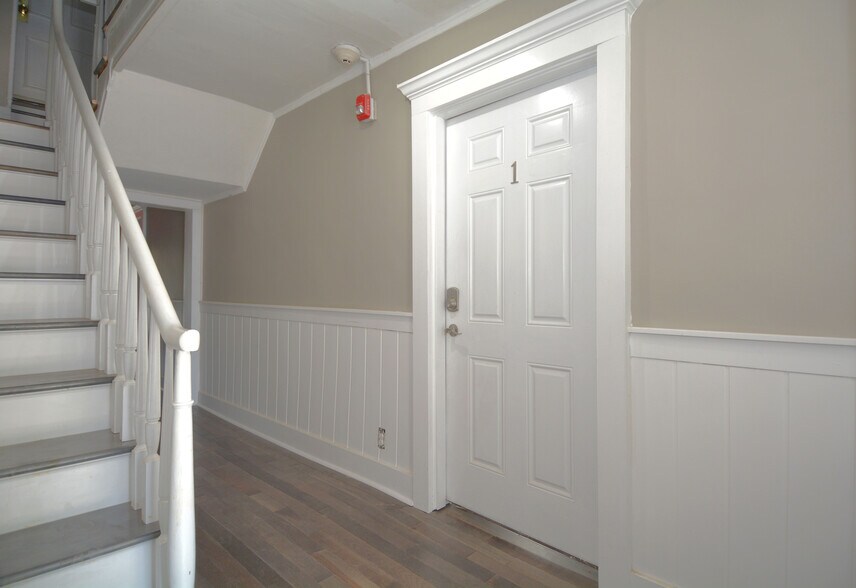 More Photos Of 20 Leigh St, Clinton Township Apartments For Sale