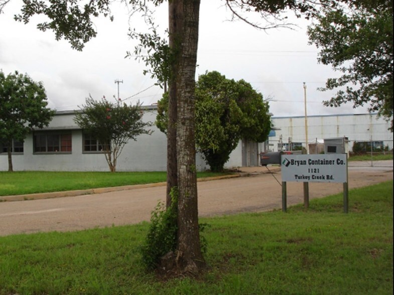 More Photos Of 2550 Finfeather Rd, Bryan Warehouse For Lease