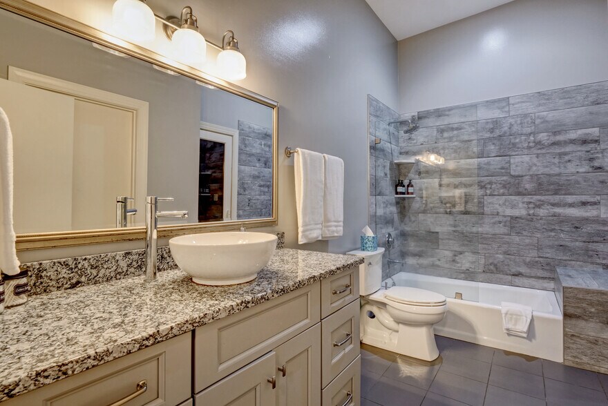 More Photos Of 271 N Front St, Wilmington General Retail For Sale