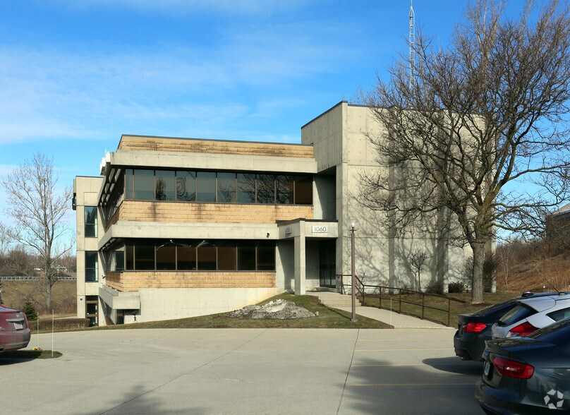 More Photos Of 1060 Guelph St, Kitchener Office For Lease
