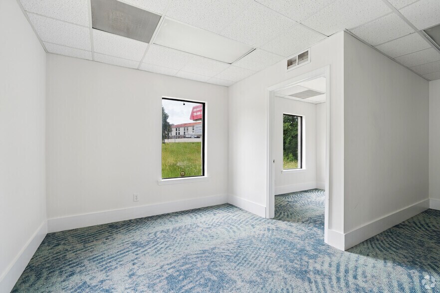 More Photos Of 1755 E Park Place Blvd, Stone Mountain Office For Sale