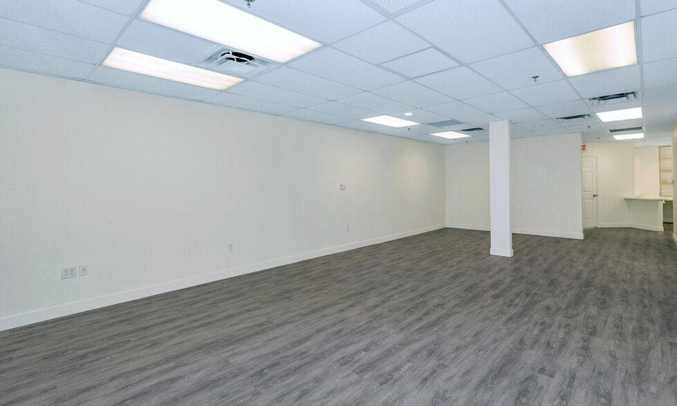 More Photos Of 130 S 63rd St, Mesa Medical For Lease