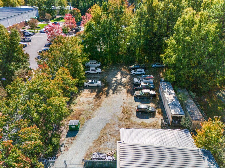 More Photos Of 4533 Hillsborough Rd, Durham Auto Repair For Lease