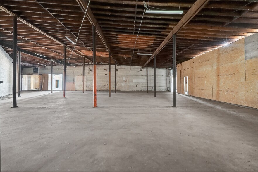 More Photos Of 806 Ramseur St, Durham Warehouse For Sale