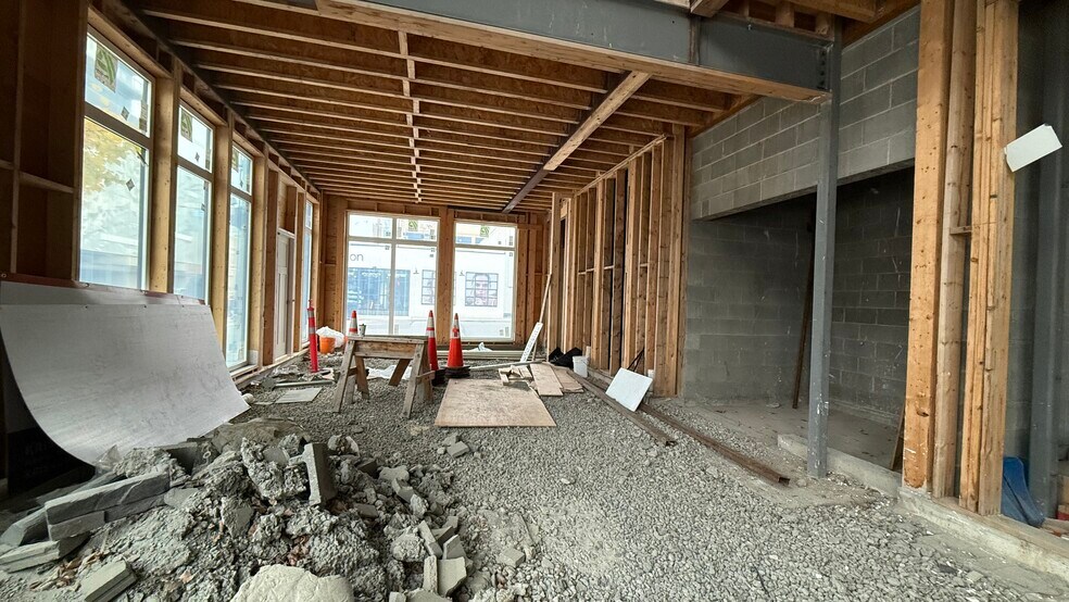 More Photos Of 1659 Water St, Kelowna General Retail For Lease