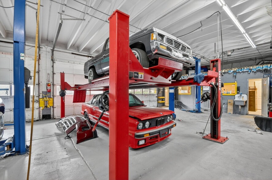 More Photos Of 1901 Florida St, Lake Worth Auto Repair For Sale