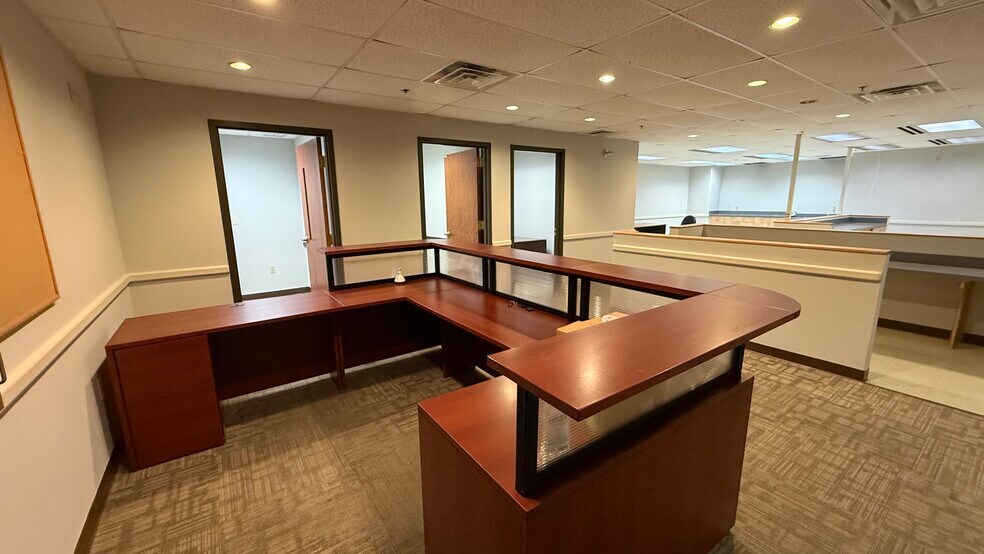More Photos Of 2925 William Penn Hwy, Easton Office For Lease