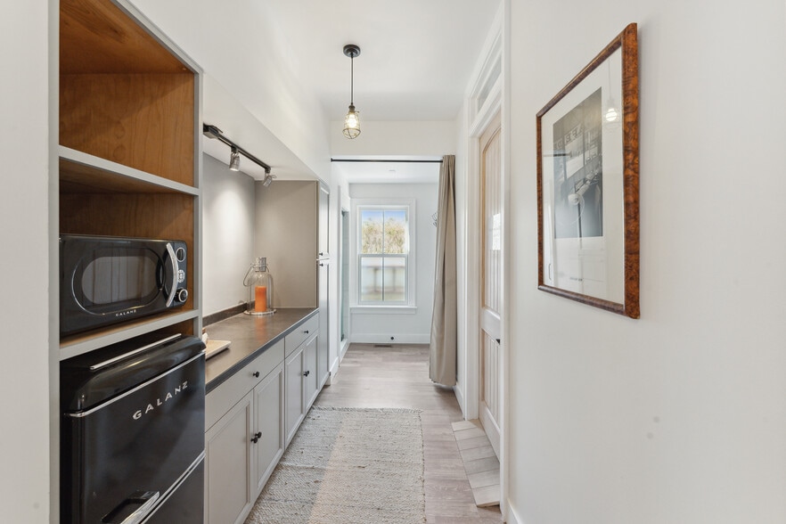 More Photos Of 200 Division St, Sag Harbor Loft Creative Space For Lease