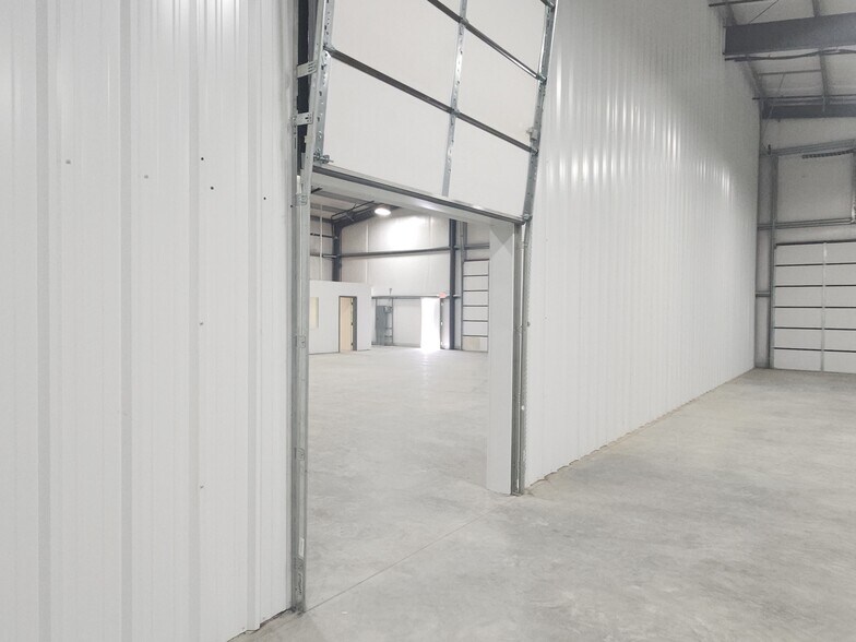 More Photos Of 17454 Adelanto Rd, Adelanto Distribution For Sale