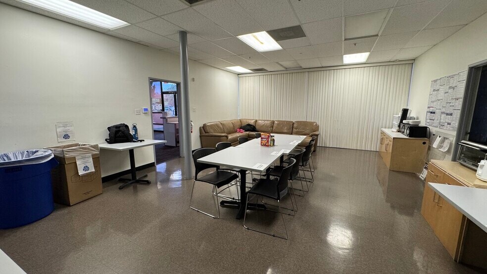 More Photos Of 9505-9541 Mason Ave, Chatsworth Manufacturing For Lease