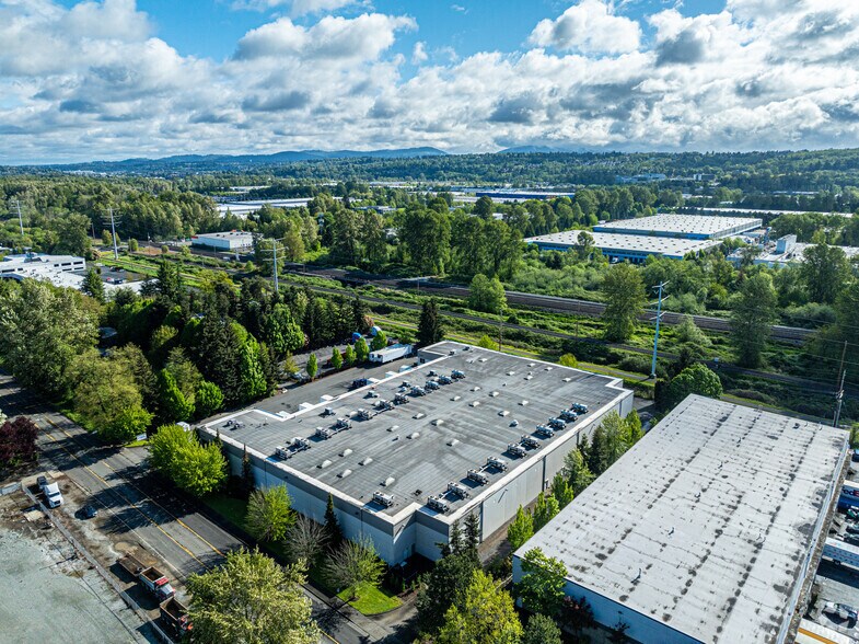 More Photos Of 18404 72nd Ave S, Kent Warehouse For Lease