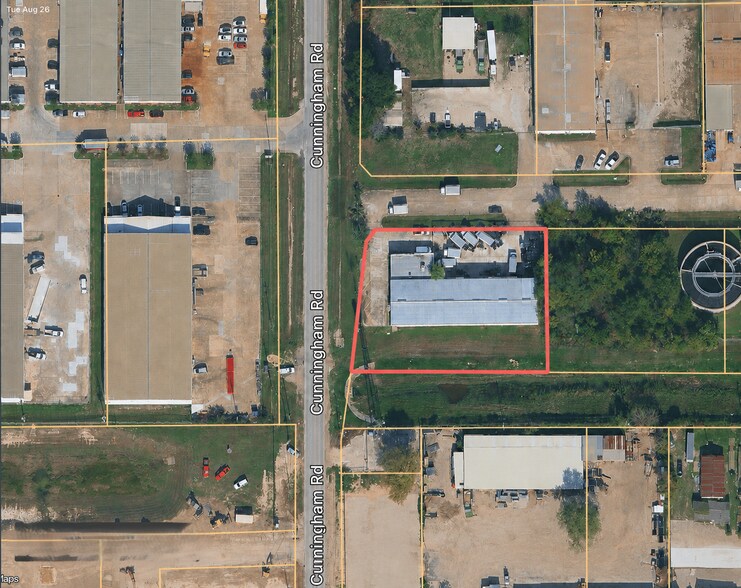 More Photos Of 11519 S Petropark Dr, Houston Warehouse For Sale