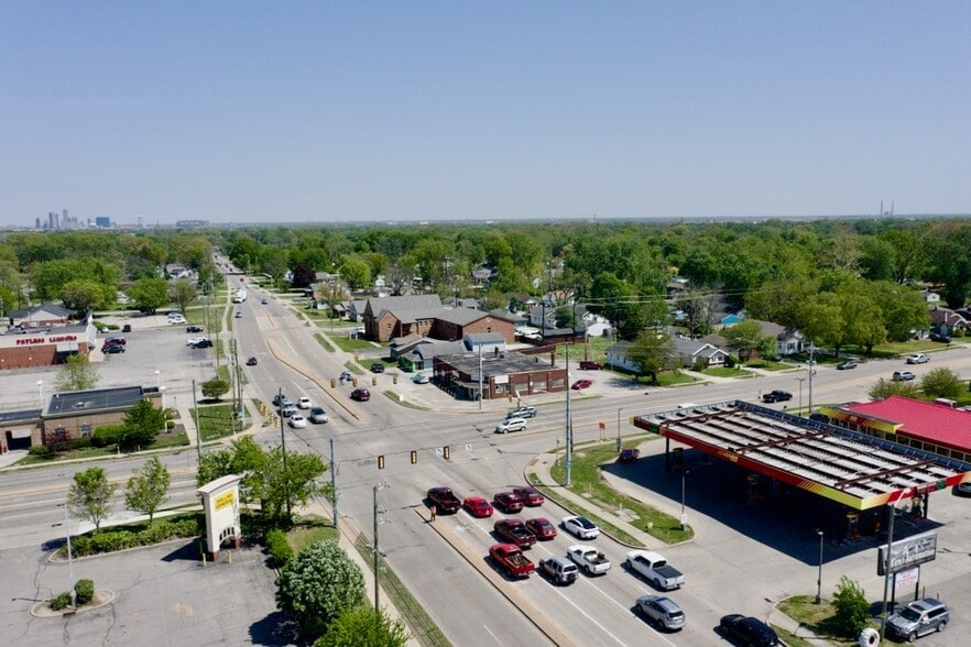 More Photos Of 5237-5243 Rockville Rd, Indianapolis Storefront For Sale