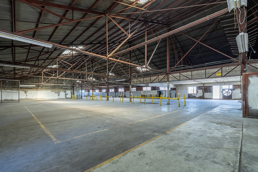 More Photos Of 2127 Hubbard St, Jacksonville Manufacturing For Sale
