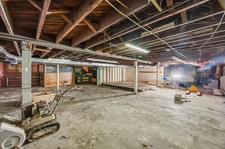 More Photos Of 325 Winchester Ave, Martinsburg Freestanding For Sale