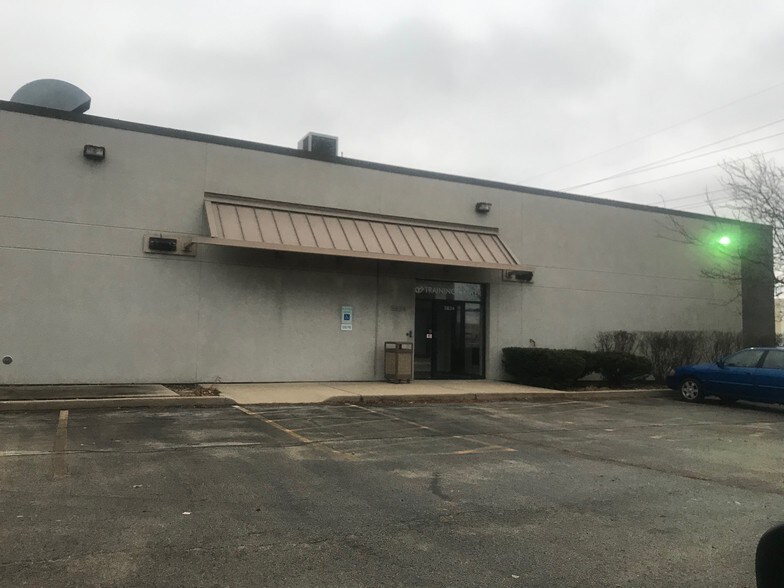 More Photos Of 5834 W Howard St, Skokie Warehouse For Sale