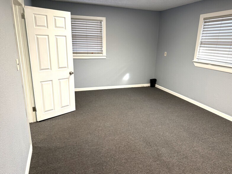 More Photos Of 5 Swope Ave, Colorado Springs Office For Sale