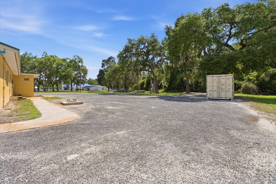 More Photos Of 18150 SE 72 Ave, Inglis Office For Sale