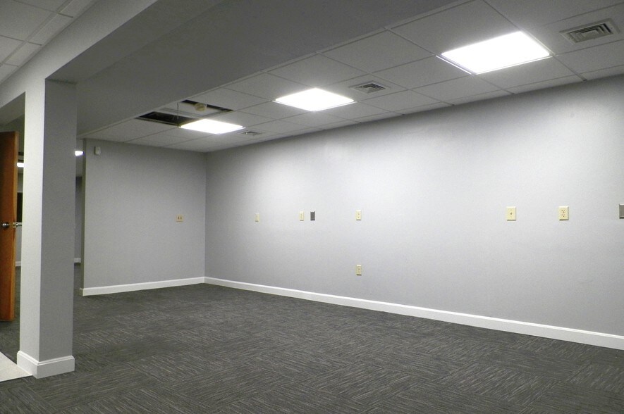 More Photos Of 1075 Smith St, Providence Medical For Lease