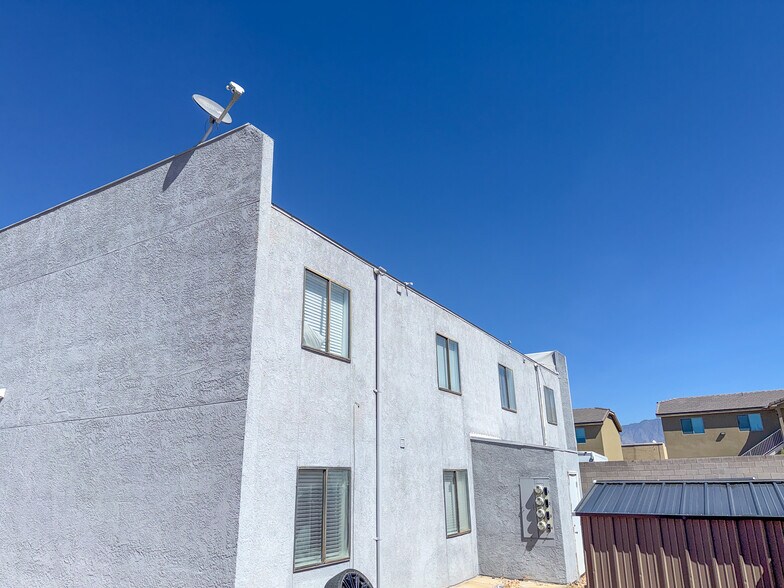 More Photos Of 126 E 1st North St, Mesquite Multifamily For Sale
