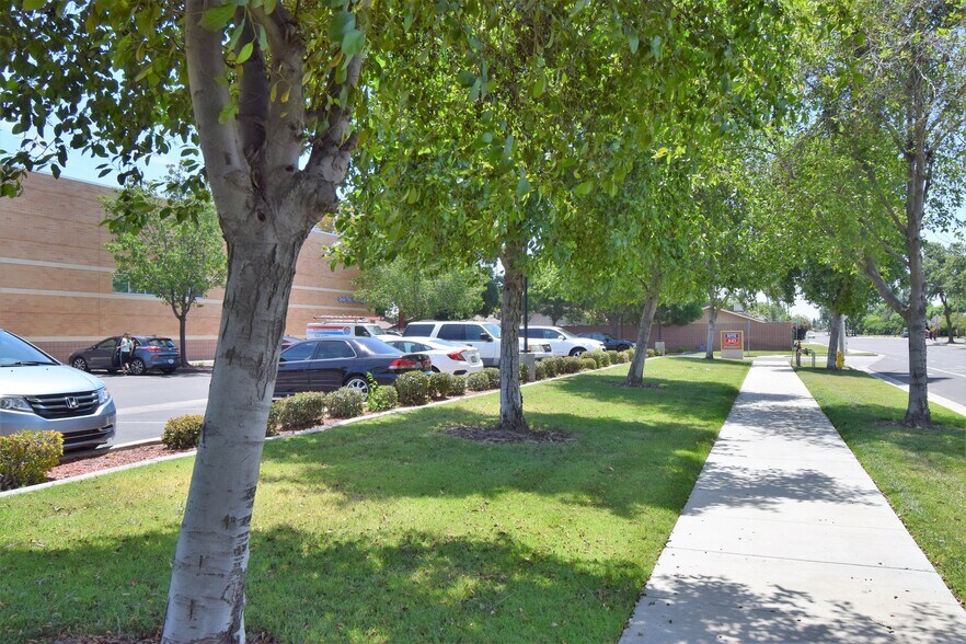 More Photos Of 1735 E Walnut Ave, Visalia Drugstore For Sale