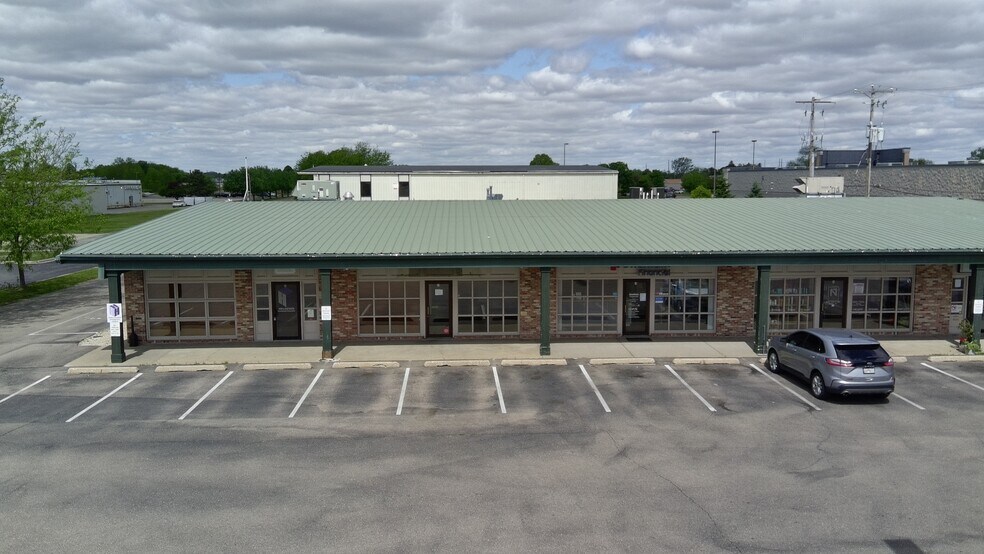 More Photos Of 2833 Milton Ave, Janesville Storefront Retail Office For Lease