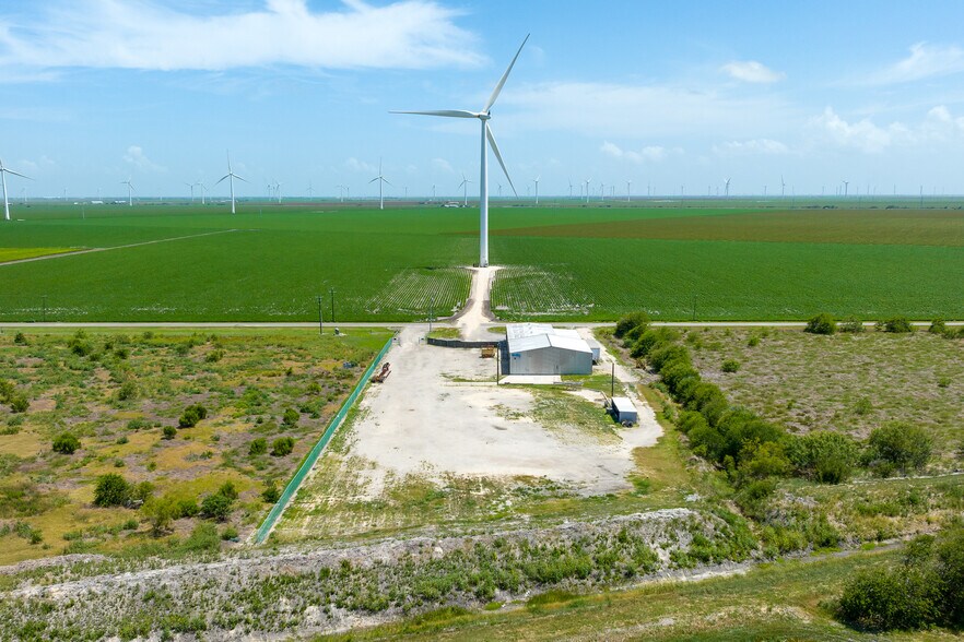 More Photos Of 8808 County Road 1458, Taft Flex For Sale