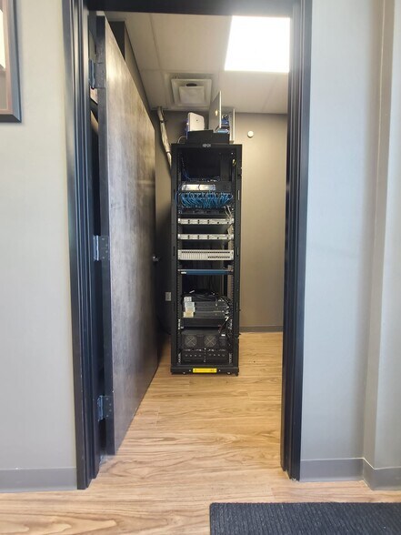 More Photos Of 240 O Connor Ridge Blvd, Irving Office For Sale