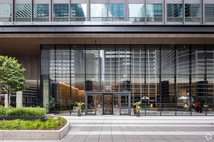 More Photos Of 120 S Riverside Plz, Chicago Business Park For Lease