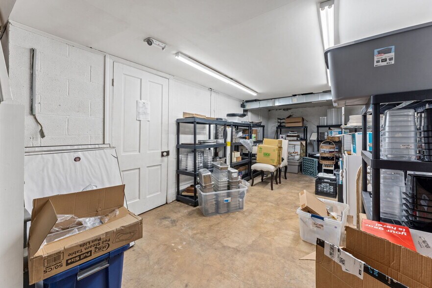 More Photos Of 12 Culpeper St, Warrenton Restaurant For Sale