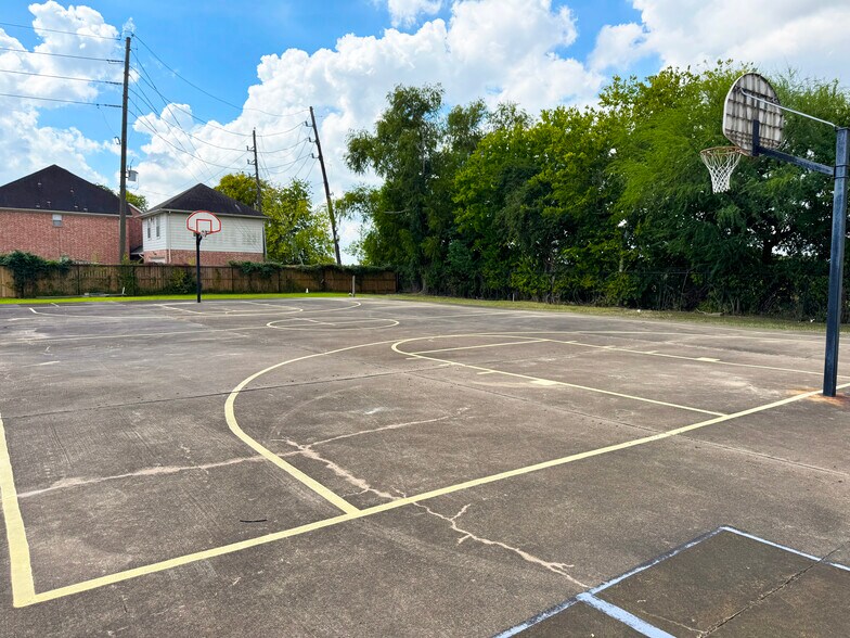 More Photos Of 7400 Eldridge Pky, Houston Schools For Sale