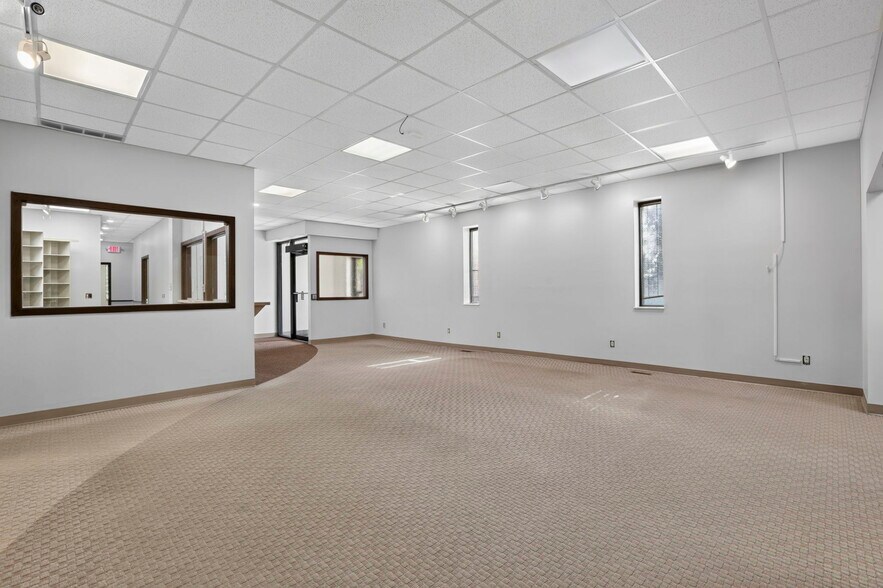 More Photos Of 3900 E Livingston Ave, Columbus Medical For Sale