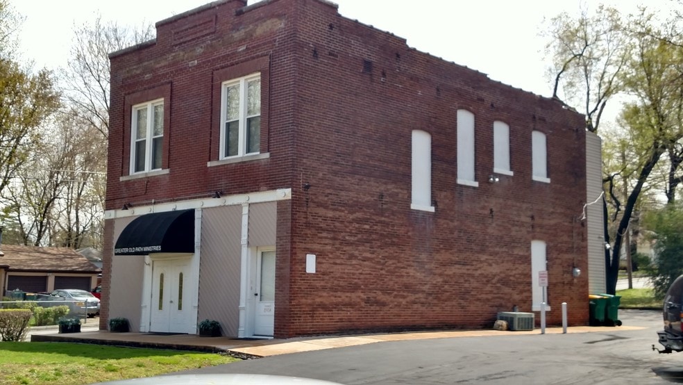 More Photos Of 8464 Lackland Rd, Saint Louis Religious Facility For Sale