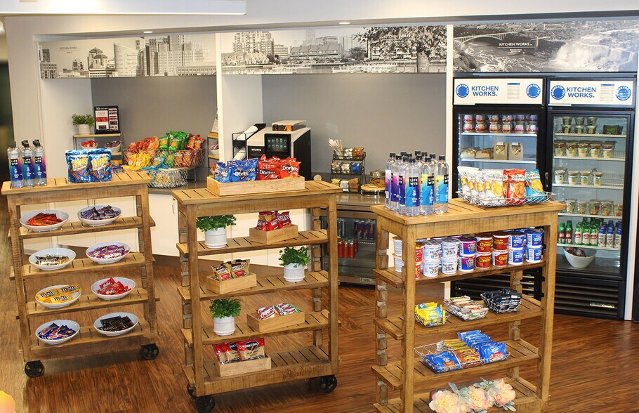 More Photos Of 600 Airborne Pky, Cheektowaga Unknown For Lease