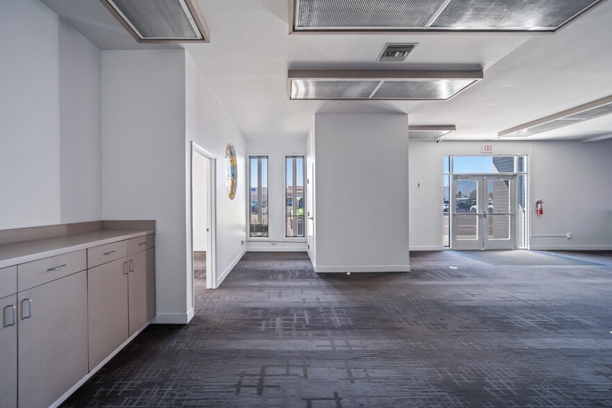 More Photos Of 1755 E Lakeside Dr, Bullhead City Bank For Sale