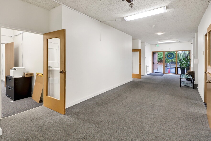 More Photos Of 1326 N Garden St, Bellingham Religious Facility For Lease